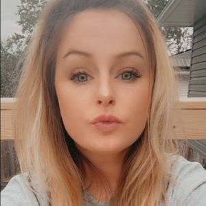 Meet your Posher, Brittney